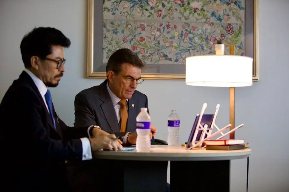 El presidente Rodrigo Paz en el gabinete virtual. Foto tomada de la cuenta en RRSS del presidente Rodrigo Paz