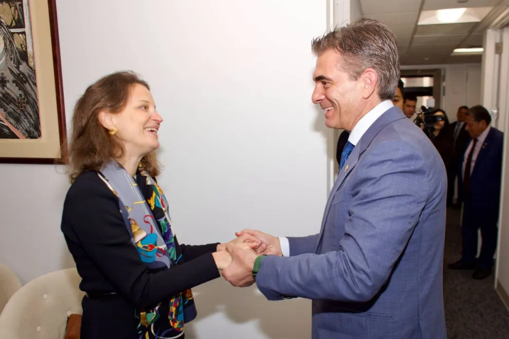 Susana Cordeiro, vicepresidenta para América Latina del BM, y Rodrigo Paz, presidente de Bolivia. Foto tomada de las cuentas de RRSS del presidente Rodrigo Paz
