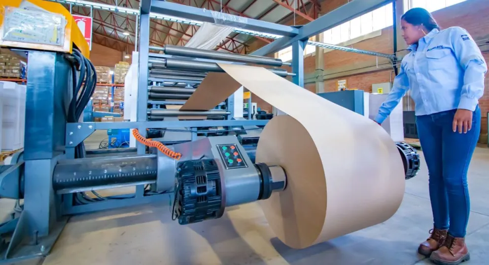 La Empresa estatal Papelbol, es una de las que enfrenta problemas económicos. Foto: Papelbol