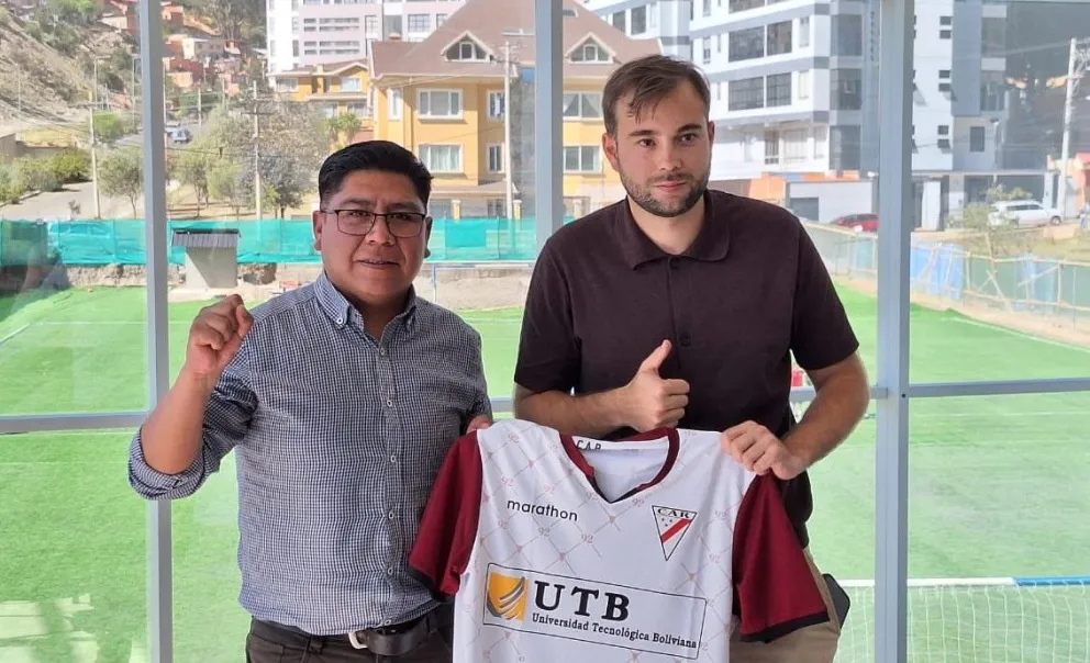 Andrés Costa (der.), presidente de Always, junto a Omar Acarapi, concejal de la Alcaldía de El Alto. Foto: Visión 360