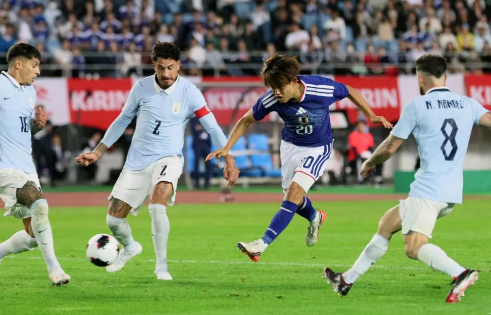 Incidencia entre Japón (de azul) y Uruguay. Foto: EFE.