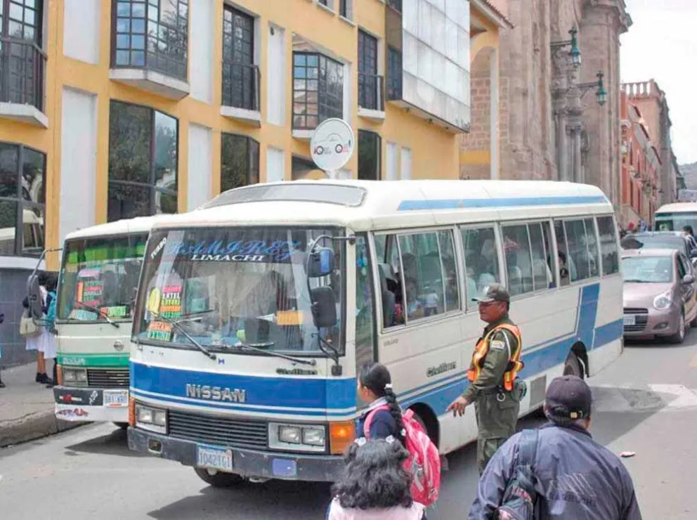 Los choferes de Potosí aceptaron las nuevas tarifas y reanudarán el servicio a partir de mañana. Foto: El Potosí