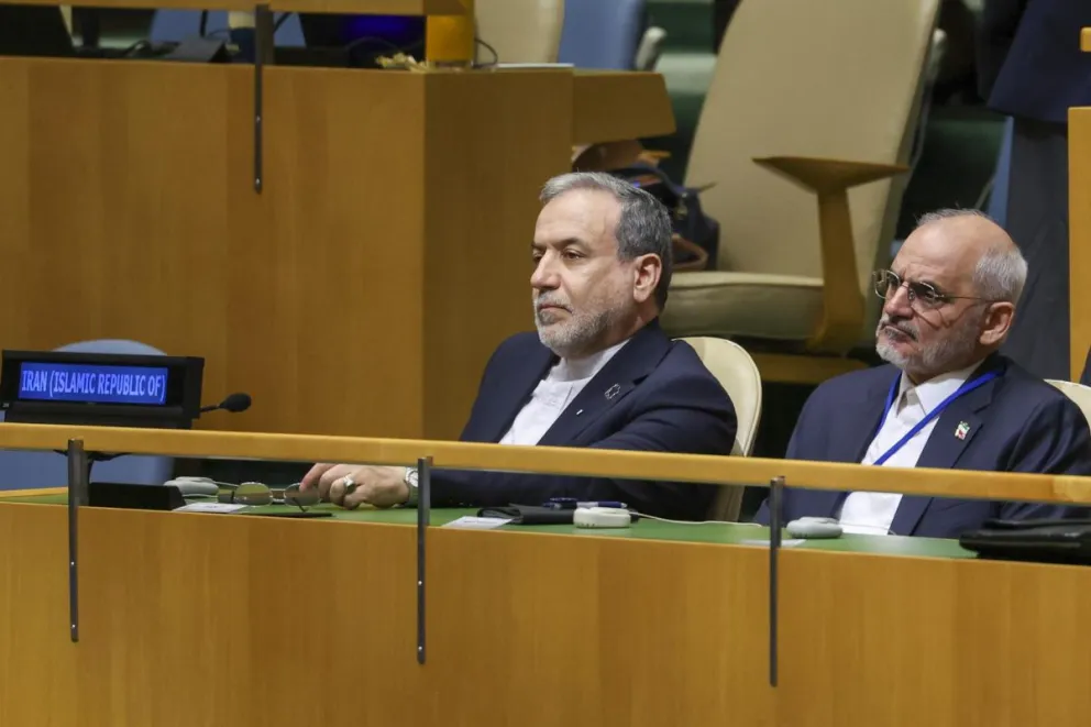 El ministro de Asuntos Exteriores de Irán, Abás Araqchí (c), este miércoles 23 de septiembre durante el discurso del presidente de Irán, Masud Pezeshkian, en la 81ª sesión de la Asamblea General de las Naciones Unidas en la sede de la ONU. Foto: EFE 