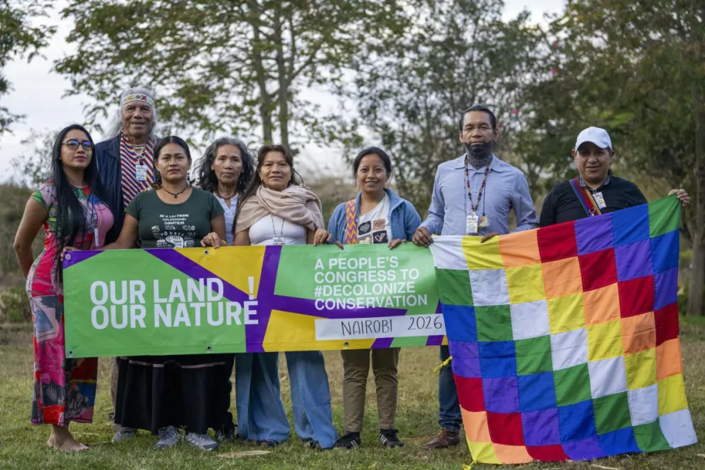 Una delegación de los representantes indígenas Latinoamericanos participa este viernes en la reunión "Nuestra Tierra, Nuestra Naturaleza" (OLON, en inglés) en Nairobi. Foto: EFE
