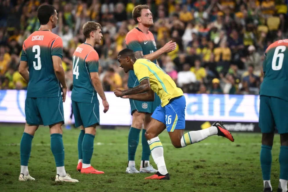 El brasileño Rayan celebra el gol que salvó el empate. Foto: EFE.