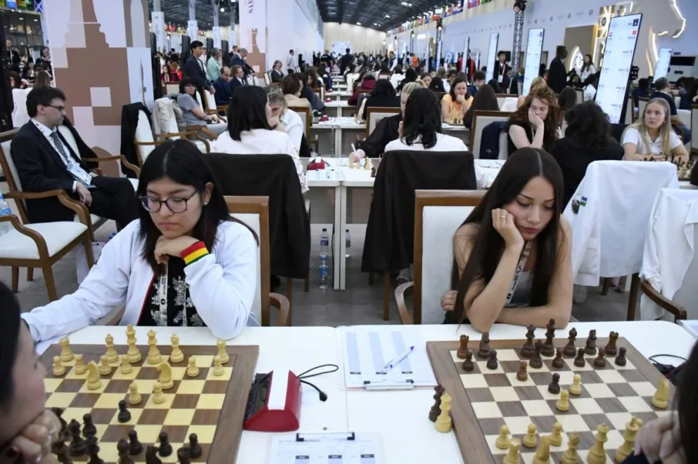 Miembros del team femenino en Uzbekistán. Foto: Federación Boliviana de Ajedrez.