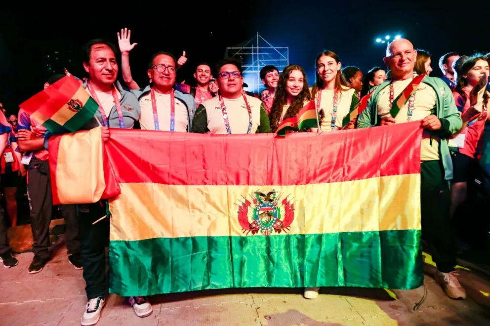 Parte de la comitiva nacional en la ceremonia de clausura de los Juegos del sábado. Foto: Santa Fe 2026.