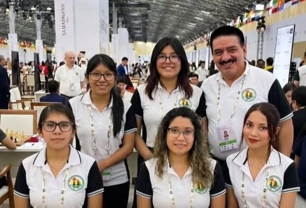 La selección femenina que fue a la Olimpiada Mundial. Foto: Federación Boliviana de Ajedrez.