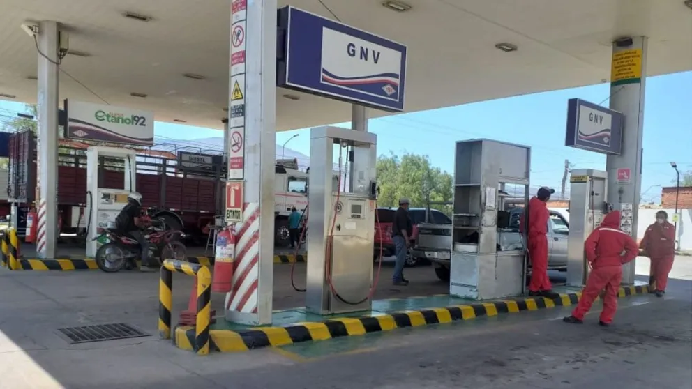 Una estación de servicio en Tarija. Foto elPeriódico