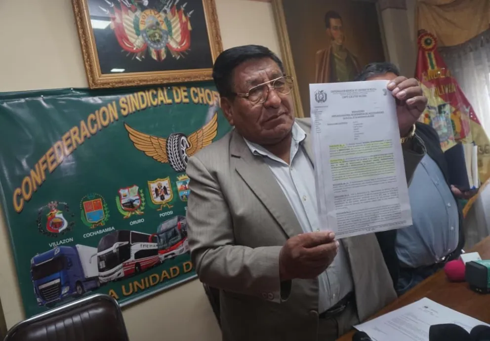 El ejecutivo de la Confederación Sindical de Choferes de Bolivia, Lucio Gómez. Foto: APG