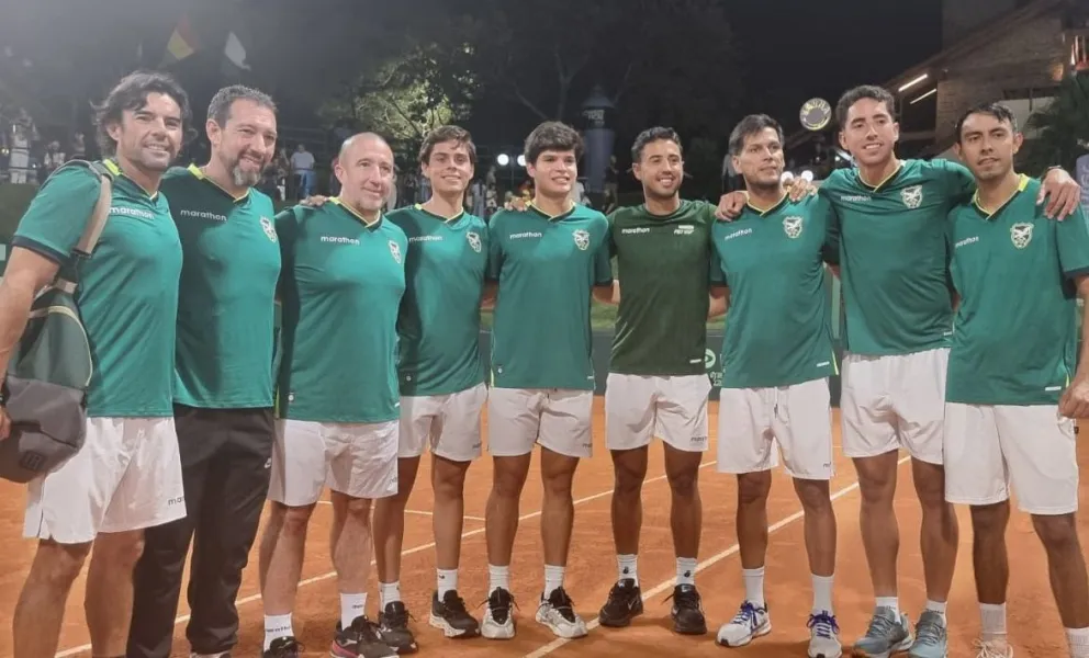 El equipo nacional que ganó a Hong Kong, China, en Santa Cruz. Foto: FBT.