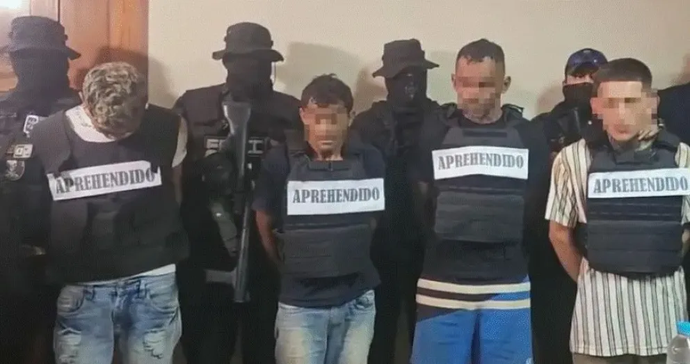 Cuatro personas, tres de nacionalidad brasileña y una boliviana, fueron aprehendidas en Riberalta (Beni). Foto: Unitel