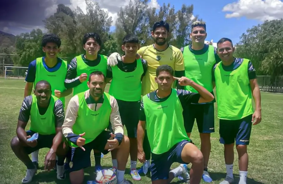 Jugadores de Aurora a la conclusión de un entrenamiento. Crédito: Club Aurora