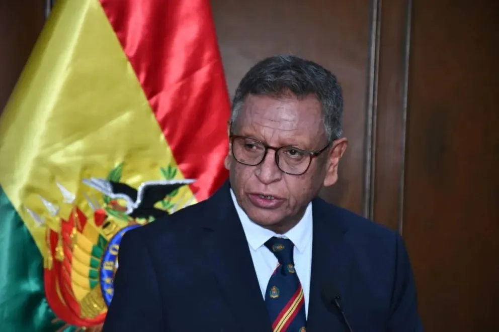 El ministro de Gobierno, Marco Antonio Oviedo, en conferencia de prensa. Foto archivo: APG