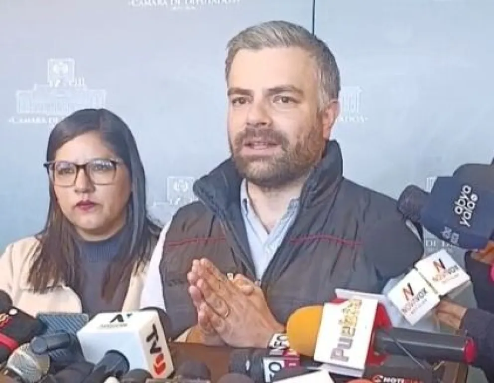 Los diputados Lissa Claros y José Manuel Ormachea salen en defensa de Jorge "Tuto" Quiroga. Foto: Captura de imagen