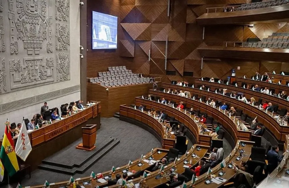 Sesión del Legislativo que trata situación del fiscal General, Roger Mariaca. Foto: Diputados