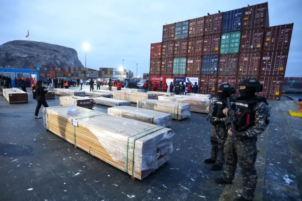 Cargamento de madera exportada fue incautado por la Fiscalía de Arica, en Chile. Foto: Fiscalía de Arica
