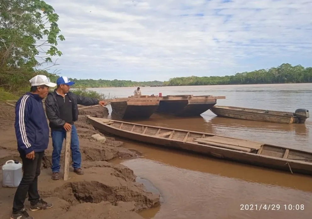 Una balsa dedicada a la explotación de oro en el río Madre de Dios, Foto CEJIS