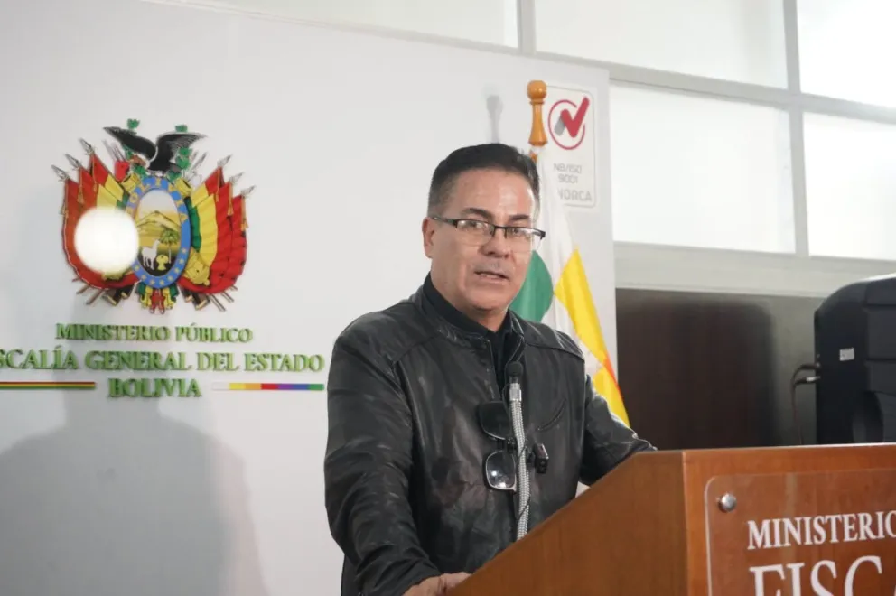 El fiscal general del Estado interino, José Armando Urioste, en conferencia de prensa. Foto: Fiscalía