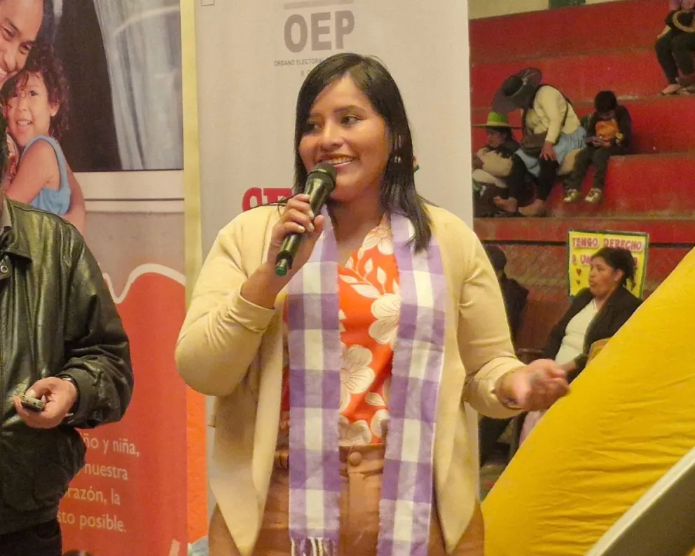 La vocal Celedonia Cruz fue suspendida de su cargo dentro del TSE con goce de haberes. Foto: Celedonia Cruz/Facebook