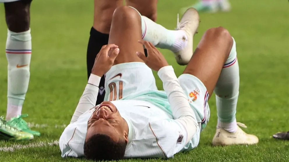 La lesión de Kylian Mbappé en el partido frente a Turquía durante la última fecha FIFA. Foto: FD