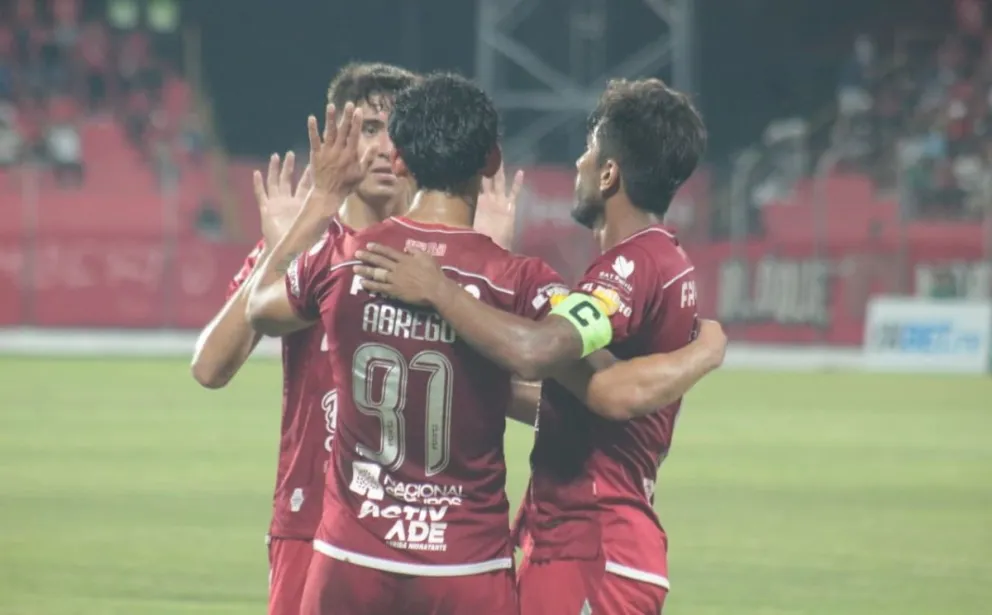Jugadores de Guabirá celebran el segundo gol ante el Tigre. Foto: Agencia Marka Registrada