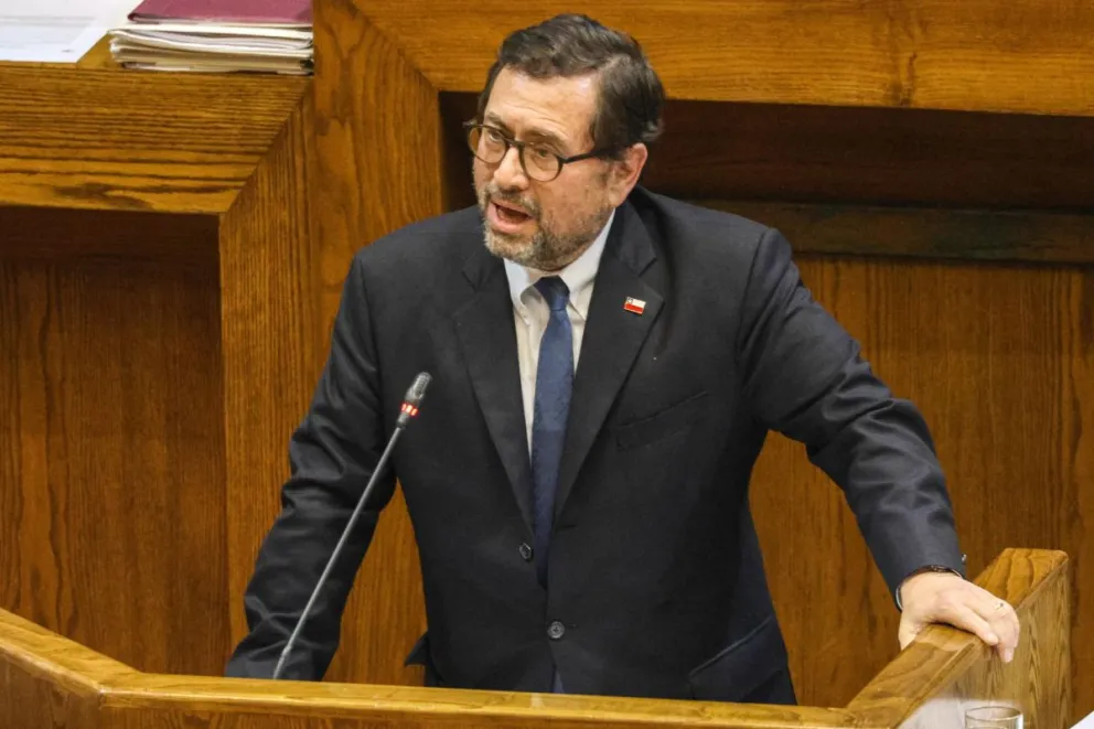 El ministro de Relaciones Exteriores de Chile, Francisco Pérez Mackenna, al dirigirse a la Cámara de Diputados del Congreso Nacional chileno, en Valparaiso (Chile). Foto: EFE