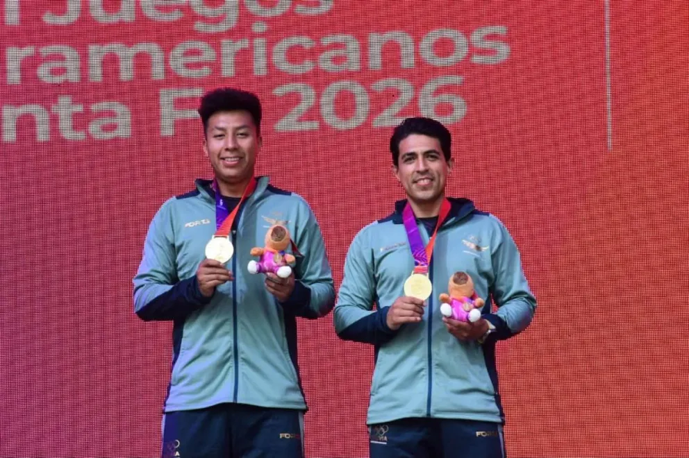 Moscoso (izq.) y Carrasco, con sus preseas de los Juegos Suramericanos de Santa Fe 2026. Foto: COB.