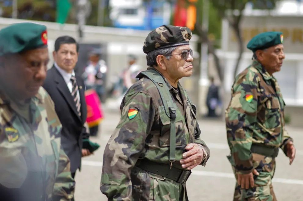 Excombatientes bolivianos participan en la conmemoración del 'Día de la victoria del soldado contra guerrillero', este viernes en La Paz (Bolivia). Foto: EFE