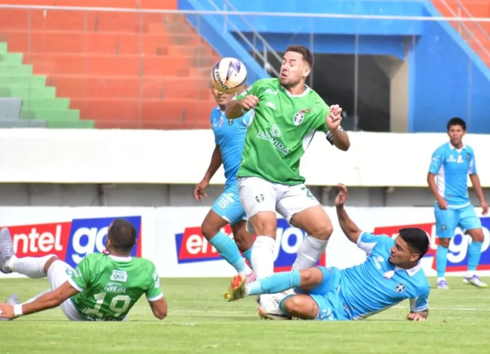 Incidencia del partido que San Antonio y Real Tomayapo jugaron en la tarde de este viernes en Cochabamba. Foto: Agencia Marka Registrada