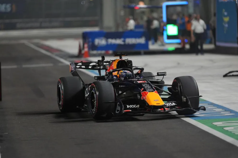 Verstappen durante las vueltas de clasificación. Foto: EFE.