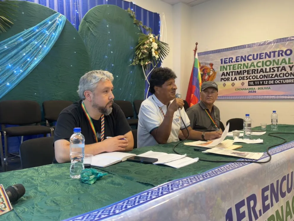 Evo Morales durante el Encuentro Internacional Antiimperialista y por la Descolonización, organizado por la Runasur en Villa Tunari, en el trópico de Cochabamba.