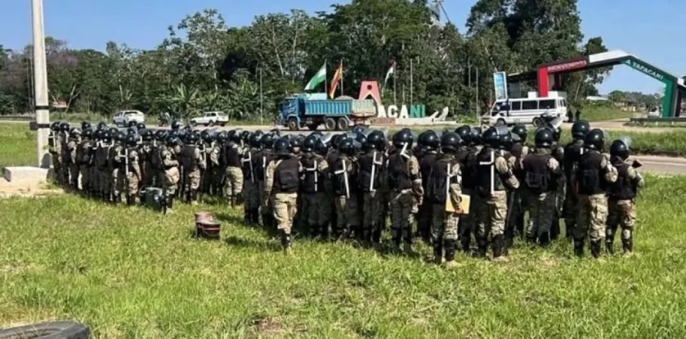 Militares en el bloqueo de agosto en Yapacaní, Santa Cruz. Foto archivo
