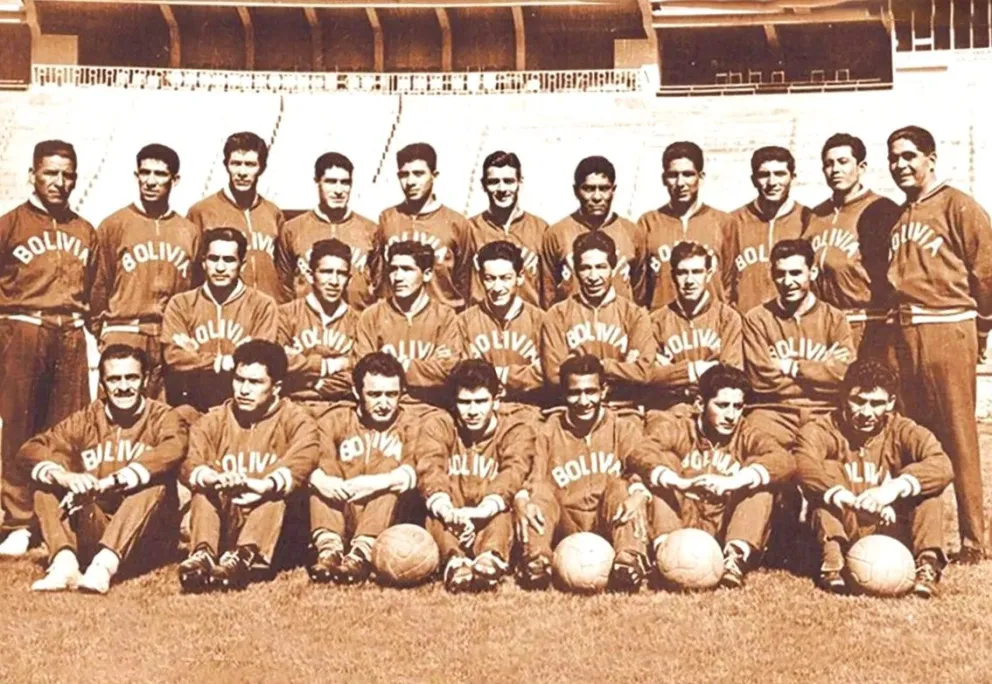 La Selección boliviana que comquistó el título del Sudamericano de 1963.