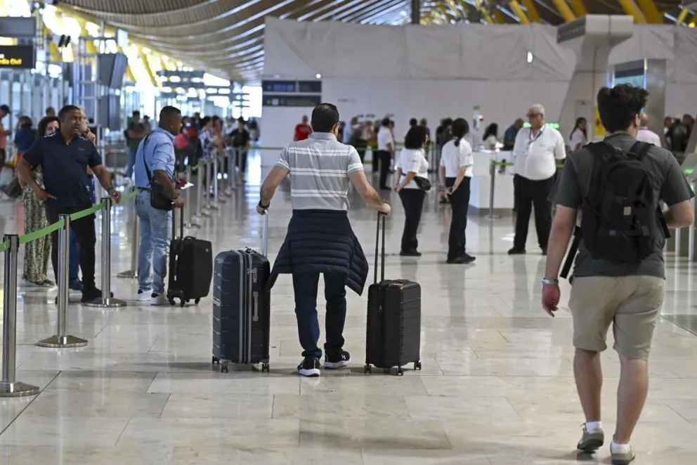 La zona de controles de seguridad del Aeropuerto de Barajas en Madrid. Foto: EFE