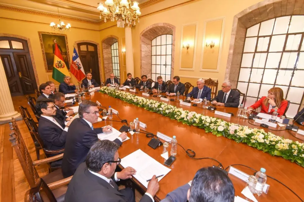 Los presidentes Rodrigo Paz y José Antonio Kast en la reunión bilateral. Foto tomada de la cuenta en RRSS del presidente Rodrigo Paz