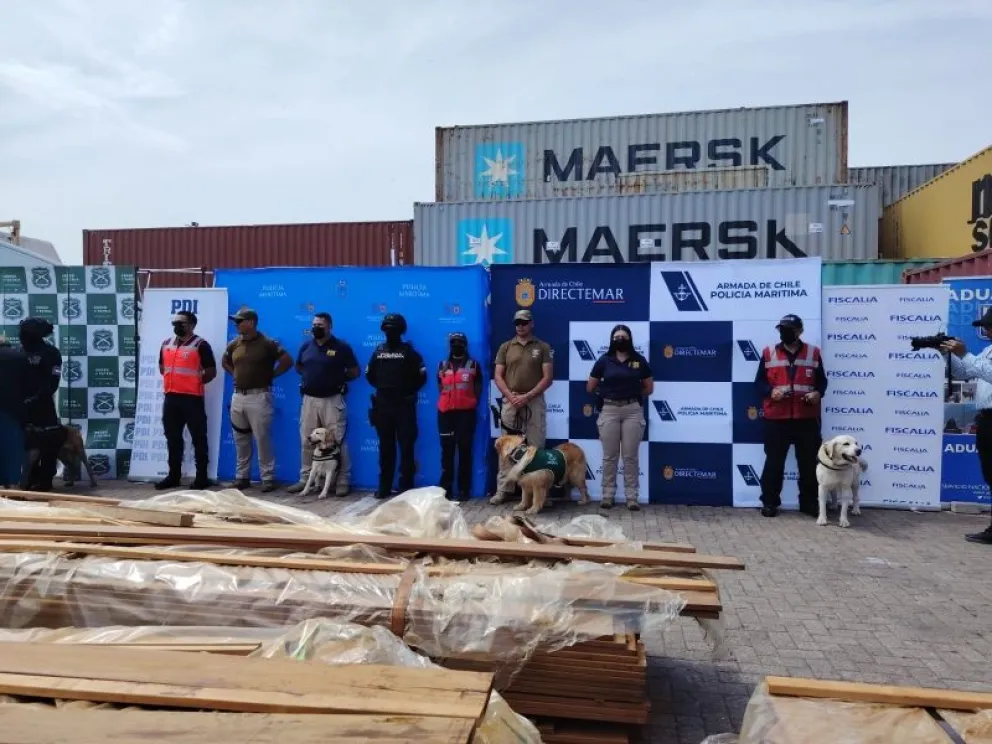 La madera que era exportada, fue incautada en la Aduana de Chile y más del 80% de la carga fue incinerada. Foto: Aduanas Chile