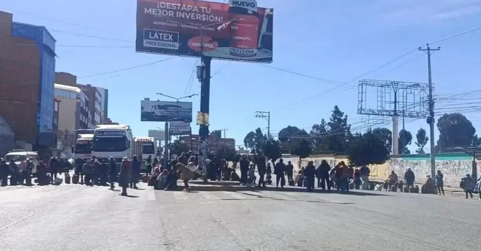 El bloqueo por GLP en la avenida Juan Pablo II de El Alto
