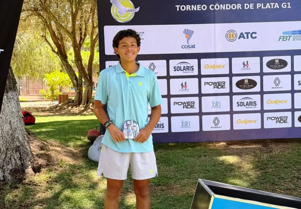 El tenista Chang durante la ceremonia de premiacion. Foto: FBT