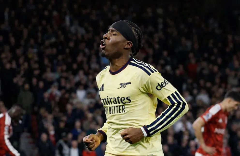 Noni Madueke celebra el gol de la victoria de Arsenal. Crédito: Premier League
