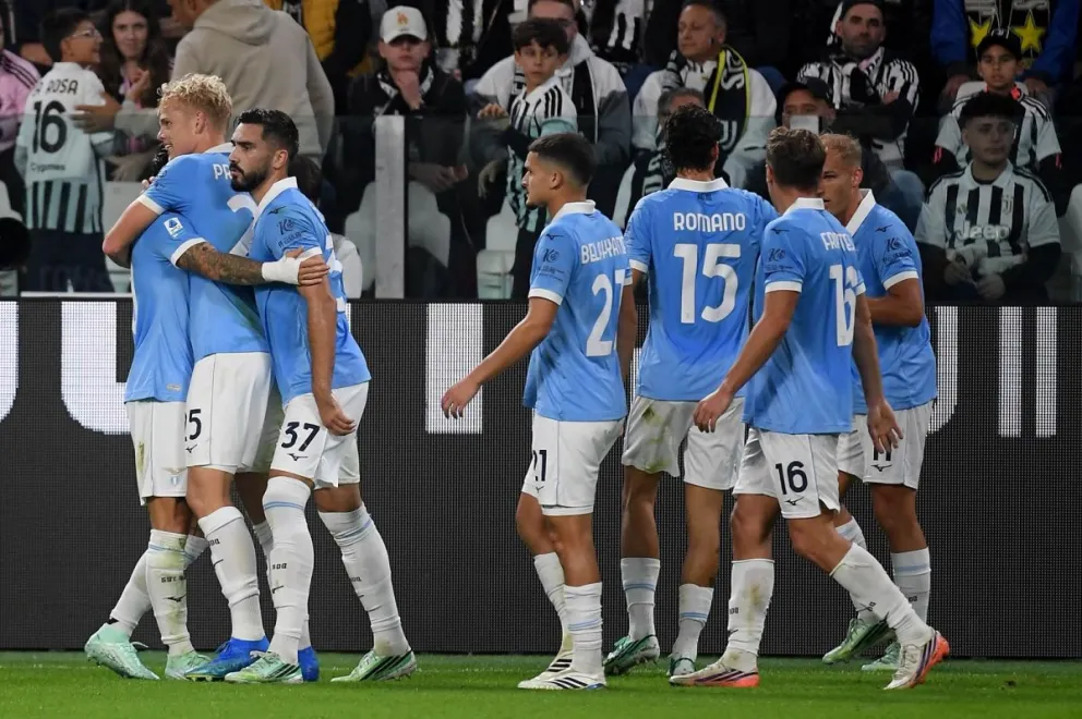 El festejo de los jugadores de la Lazio que le ganaron a Juventus. Foto: CL