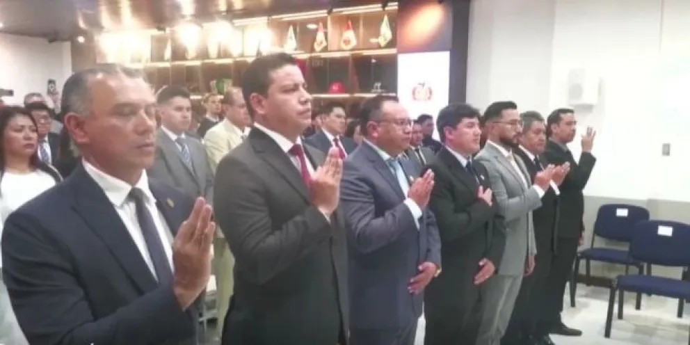 Los nuevos fiscales juran a sus cargos en un acto en Sucre.