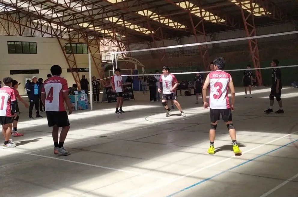 Uno de los encuentros del fin de semana. Foto: Torneo Colegial de Vóley.