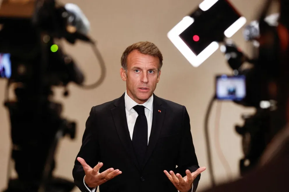 El presidente francés, Emmanuel Macron, este miércoles en declaraciones a la prensa durante la 9ª Cumbre Anual de Fondos Soberanos de Un Planeta (OPSWF), en Lusail, Catar. Foto: EFE