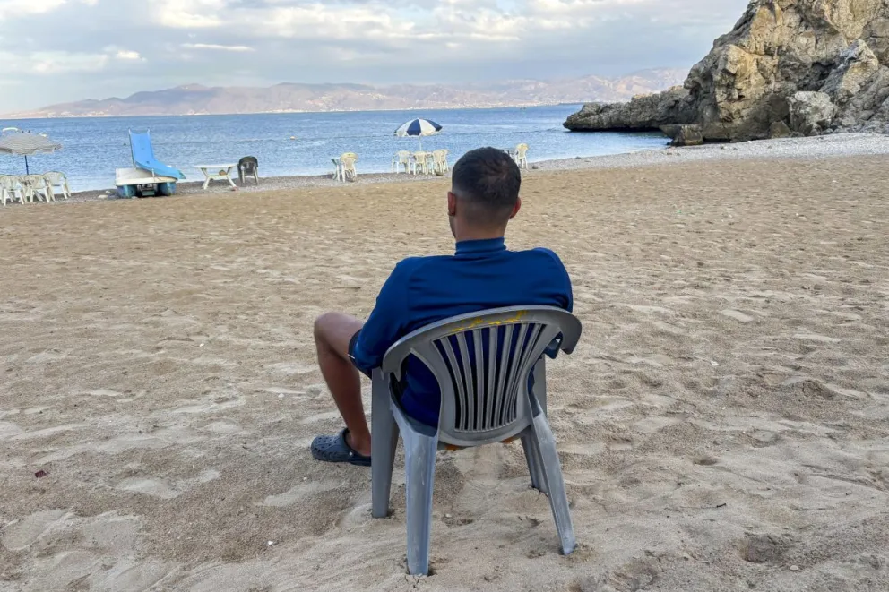 Un joven rifeño de Alhucemas que intentó en una ocasión llegar a nado a Melilla, pero fue interceptado en el mar por la Marina marroquí. Foto: EFE 