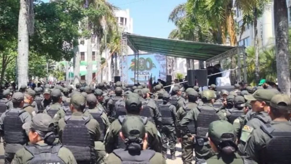 Más de 200 policías reforzarán la seguridad en Santa Cruz, tras graduarse en un curso de élite de lucha contra el narcoterrorismo. Foto: Ministerio de Gobierno