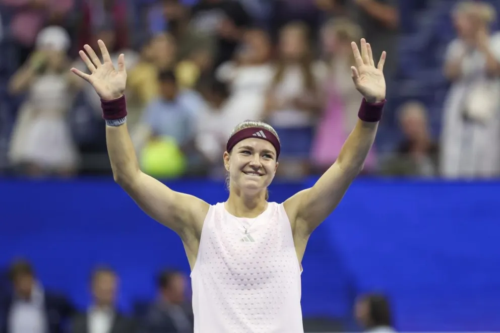 La checa Karolina Muchova se clasificó para las Finales WTA. Foto: EFE.