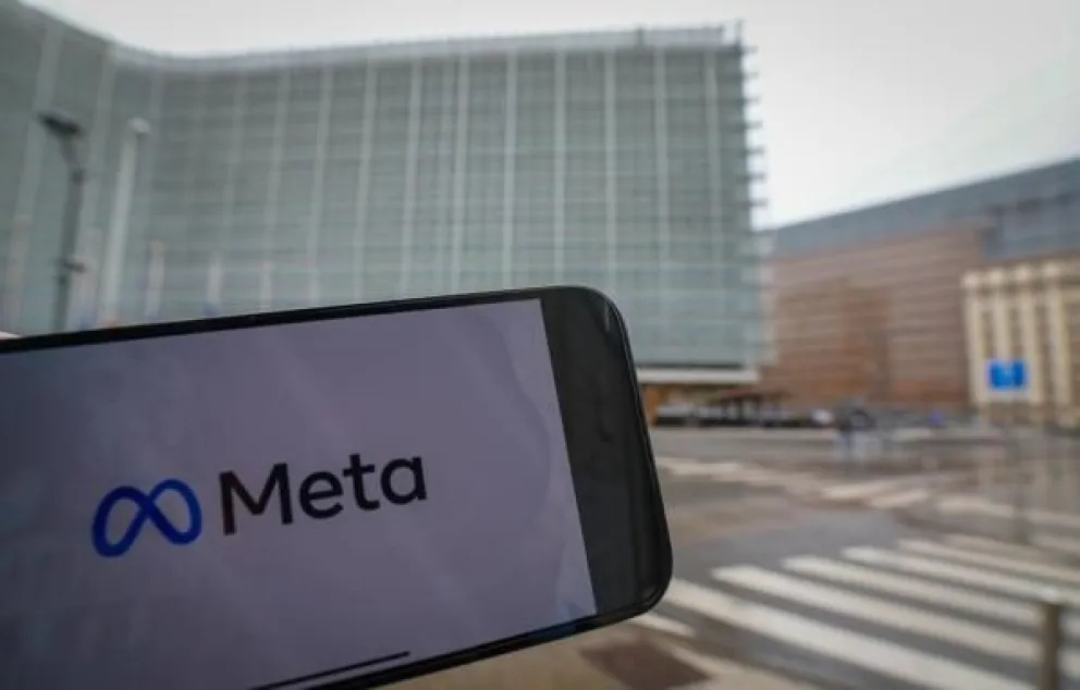 Fotografía del archivo del logo de Meta. EFE/EPA/OLIVIER HOSLET

