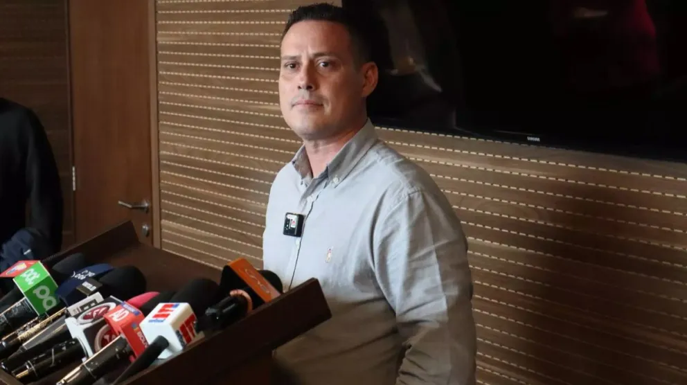 El diputado Rafael López (Libre) en una conferencia de prensa anterior. Foto: Cámara de Diputados