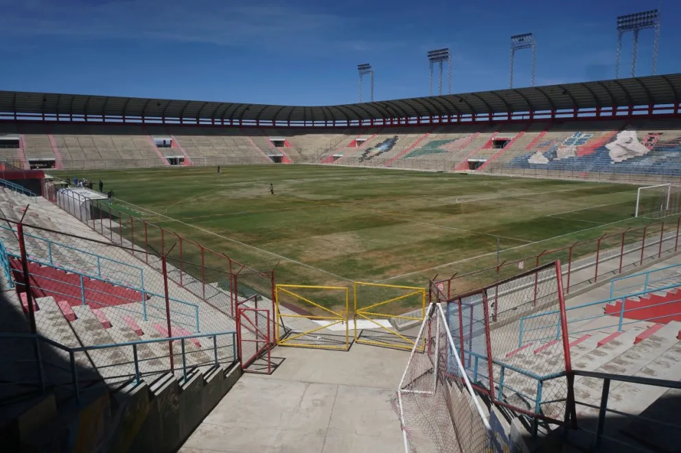 El estadio de Villa Ingenio donde la Verde jugó la última Eliminatoria. Foto. APG